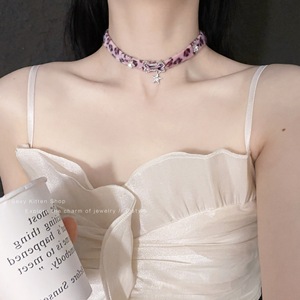 Gargantilla de estrella de cinco puntas de felpa morada, diseño de subcultura de nicho 2K, anillo de cuello corto de pelo de caballo estilo punk para mujer. - Product Image 2