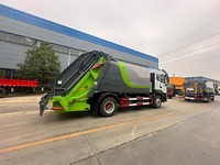 Camion à ordures compacteur diesel Dongfeng Euro 3 Emission 9100 kg Poids total 3800 cc Moteur à essence Transmission manuelle 4X2 Moteur et boîte de vitesses