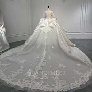 Vestidos de Novia de Satén con Bordado de Flores y Manga Larga Estilo Imperio para Mujer, Modelo XS247 Modern Long Chapel Train - Product Image 4