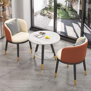 Ensemble table et chaises de balcon minimalistes modernes avec sièges rembourrés pour usage intérieur et extérieur - Product Image 3