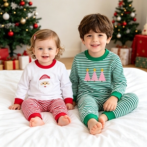 Pyjamas de Noël personnalisés en coton unisexe, pyjamas rayés de Noël, pyjamas personnalisés pour petit garçon et petite fille, pyjamas de Noël pour enfants, pyjamas du Père Noël 2026 - Product Image 1