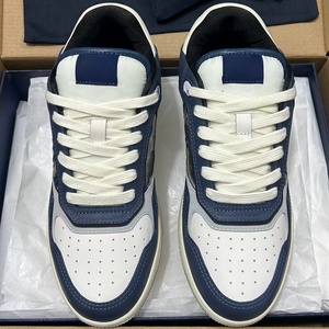 รองเท้ากีฬาหนังเย็บมือ ดีไซน์ทันสมัย สวมใส่สบาย คุณภาพสูง ผลิตตามสั่ง ระบายอากาศได้ดี กันน้ำ กันลื่น แบบกลางๆ - Product Image 4