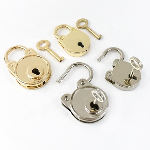 Deepel Bf145 bf506 36/46 मिमी विंटेज धातु पैडलॉक क्लैप्स के साथ कुंजियों के बैग सजावटी हार्डवेयर टोट्स हैंडबैग लॉक - Product Image 6