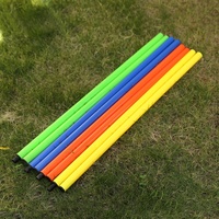 Poteaux de slalom portables pour l'entraînement au football et au basketball, en PVC et acier, avec drapeaux d'angle et piquets de sol amovibles pour l'extérieur