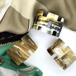 Pulsera de moda de cuerno de Búfalo Blanco personalizada con perla de diamante tamaño ajustable de moda para fiestas de boda y regalos - Product Image 1