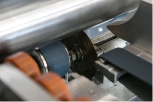 Máquina de ranurado automático y eliminación de esquinas para caja rígida y cubierta dura, tablero gris de <span class=keywords><strong>MDF</strong></span> y ranura de cartón - Product Image 3