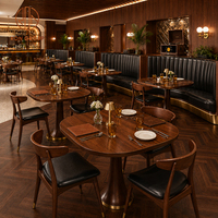 Ensemble de mobilier de restaurant Ron Group : Banquette en cuir à dossier haut, table en bois personnalisée, chaise commerciale rembourrée avec structure en bois