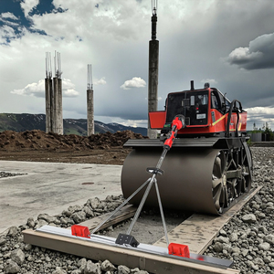 Máquina pulidora de concreto industrial de doble motor de 1.8m con batería de litio y regla vibratoria para pavimento, niveladora de concreto motorizada - Product Image 2