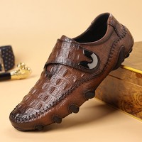 Chaussures en cuir pour hommes transfrontalières, nouvelle collection été 2025, tendance, en cuir pleine fleur, couleur unie, fermeture velcro