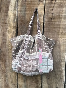 Sac fourre-tout en tissu Kantha imprimé en coton, fait main, matelassé, écologique, sac à bandoulière pour le shopping, grande capacité, réutilisable, pour les voyages et les courses - Product Image 3