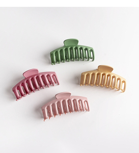 Hair Clips YiYi Wholesale Korean Hair Claw Clips For Women Thin Hair Fashion Plastic Colorful Large Hair Claw Clips