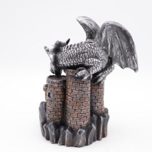 Brûleur d'encens à reflux d'eau en résine, figurine de dragon majestueux personnalisé perchoir sur une tour de château de style médiéval, porte-fumée - Product Image 4