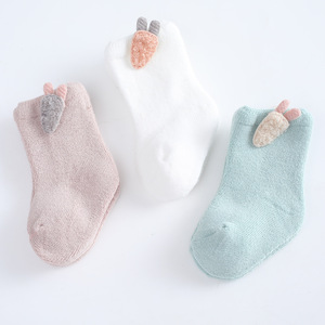 Set di Calzini per Neonati in Spugna di Cotone Spessa e Calda con Stampe di Cartoni Animati Carini per Autunno e Inverno - Product Image 3