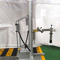 Chariot pratique avec mât en alliage d'aluminium pour la manutention des matériaux en usine
