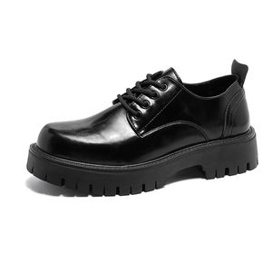 Nouvelles chaussures habillées décontractées de style britannique pour hommes, chaussures Derby à semelle épaisse augmentant la taille, chaussures en cuir PU pour hommes - Product Image 1