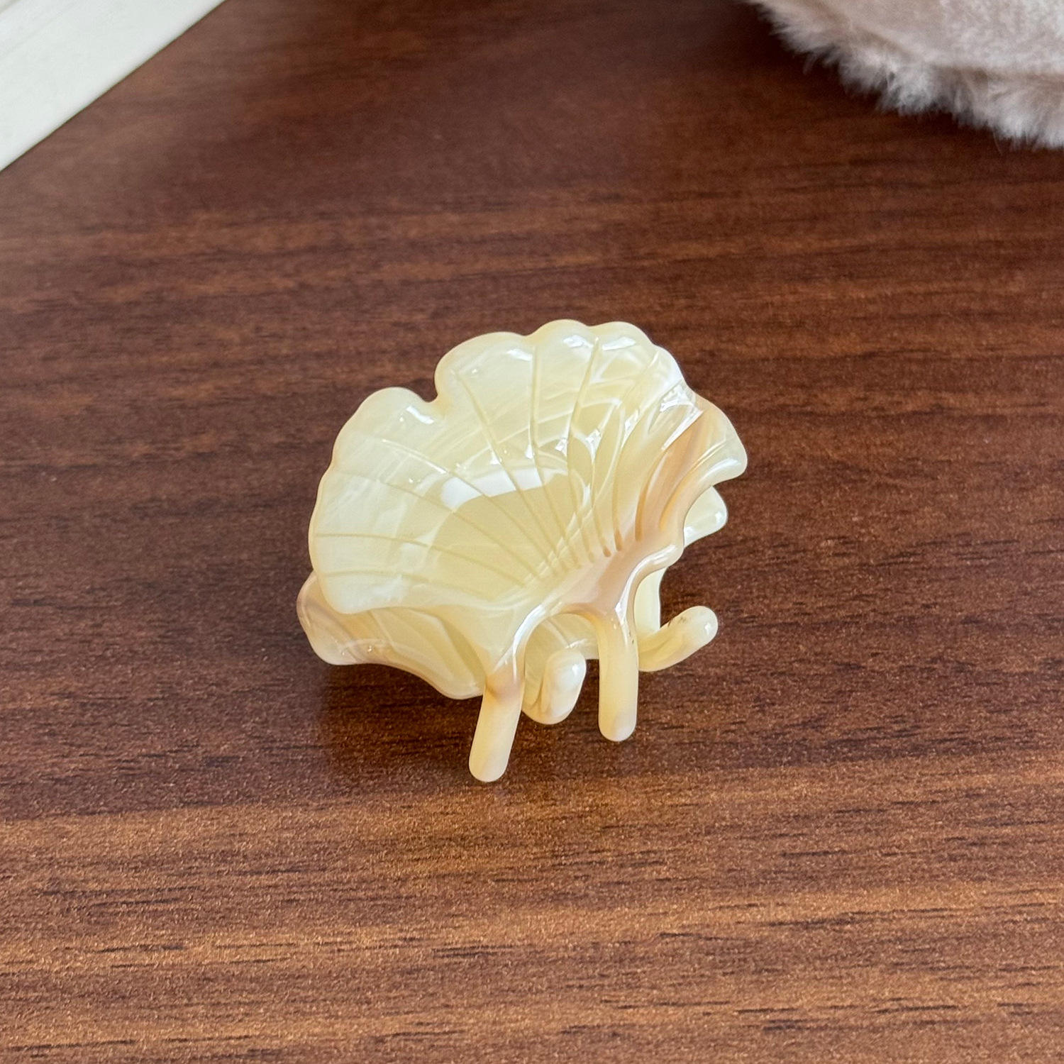 Petite pince feuille d'érable