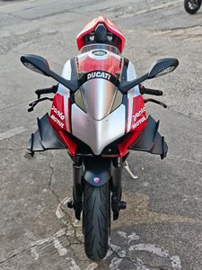 Potente Motocicleta <span class=keywords><strong>Ducati</strong></span> V4 de <span class=keywords><strong>1000cc</strong></span> Impulsada por Combustible, Lanzamiento Directo del Fabricante - Product Image 4