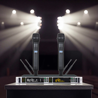 Sistem Mikrofon Digital Dual UHF True Diversity G-15 Ringan Bertenaga Baterai AA Kabel Data XLR Frekuensi 50MHz Peredam Kebisingan