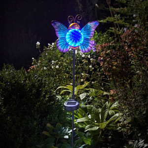 Lámpara Solar Decorativa con Forma de Mariposa para Jardín, LED, Resistente al Agua, para Exteriores - Product Image 1