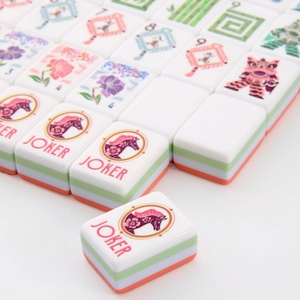 Juego de Fichas de Mahjong Americano Rosa Coral Moderno con Diseño Personalizado, Colores Vibrantes para Juegos en Casa y Fiestas - Product Image 1