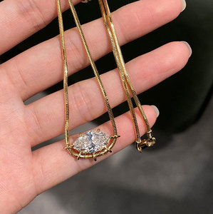 <span class=keywords><strong>Collana</strong></span> con Pendente a Sei Griffe in Oro 18K AU750 con Diamante Coltivato a Occhio di <span class=keywords><strong>Cavallo</strong></span> da 5 Carati, Stile Principessa, Personalizzabile e Certificato - Product Image 1