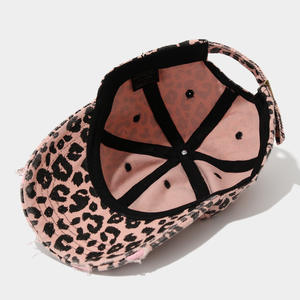 Cappellino da Baseball Unisex Hip Hop in Denim con Bordi Sfilacciati, Motivo a Lettere in Rilievo e Chiusura con Fibbia in Rame Dorato - Per Tutte le Stagioni - Product Image 6