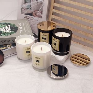Velas Aromáticas Personalizadas Modernas Grandes, 100% Cera de Soya Orgánica, Ecológicas, en Botellas de Vidrio Blanco y Negro para Acción de Gracias y Navidad - Product Image 2