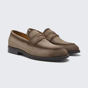 Mocasines de zapatos de vestir formales para hombre de gamuza cómodos planos personalizados de alta calidad OEM - Product Image 1