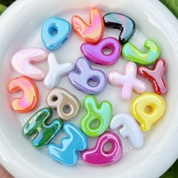 Perle lettre acrylique multicolore à grand trou, brillante, de marque QC, pour DIY, chaîne de téléphone, porte-clés, collier, bracelet