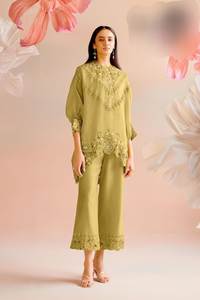 เสื้อคลุมดีไซน์เนอร์พร้อมปักลายปักสวยงามด้วยงานฝีมือสินค้าจำนวนมากทำด้วยมือ - Product Image 4