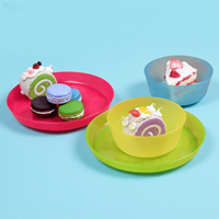 Ensembles de vaisselle en plastique coloré pour les jardins d'enfants comprenant des tasses de boisson tasses de jus bols de riz petits bols assiettes
