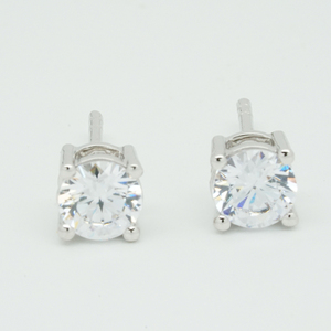 Pendientes Clásicos de Oro Sólido de 9K/14K/18K con Cuatro Garras y Diamante de Laboratorio Redondo Brillante para Joyería Minimalista - Product Image 1