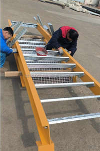 Hete Verkoop Gegalvaniseerde Bouten-Op Las Antislip Stalen Traptreden Treden - Product Image 6