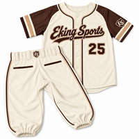 Tenues de baseball personnalisées avec logo de l'équipe, lettres appliquées, patchs, design en twill et sublimation, couleurs assorties noir et or