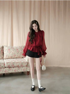 Conjunto de blusa con volantes y minifalda Vietnam, elegante y femenino, con cuello redondo, manga larga, conjunto de dos piezas de algodón. - Product Image 3