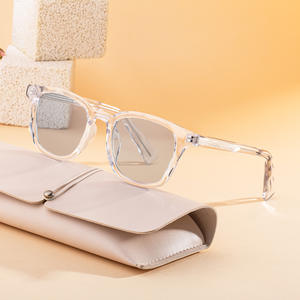 Gafas de sol fotocromáticas ZT-99312 para hombre, montura cuadrada, lentes de PC con protección UV400, montura de plástico y metal, protección solar para exteriores, clase 2 - Product Image 1