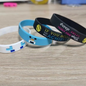 Pulsera Deportiva Personalizada para Eventos Promocionales, con Logotipo Grabado en Relieve que Brilla en la Oscuridad, Ecológica y Serigrafiada - Product Image 2