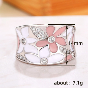 Anello a fascia larga con design floreale, stile creativo, per donna - Product Image 5
