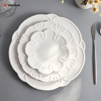 Services de vaisselle en céramique blanche gaufrée pour mariage, ensembles de vaisselle occidentale en porcelaine, plats de service chauds pour restaurant