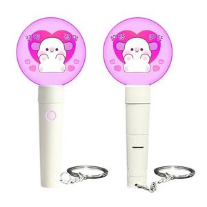 2026 Novedad Llavero LED de dibujos animados personalizado con luz de concierto mini, mango degradado mate, diseño de logotipo de acrílico que cambia de color, mercancía para fans - Product Image 4