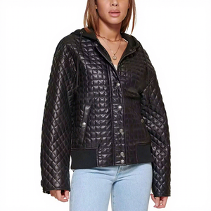 Chaqueta de Cuero Acolchado Negro Auténtico para Mujer, con Capucha, Cierre de Botones a Presión y Cremallera Frontal, Capucha con Cordón Ajustable, Chaqueta Bomber, Ropa de Abrigo Personalizada para Invierno - Product Image 1