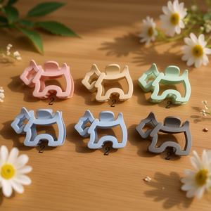 Fermagli per capelli Angelina in plastica da 6,5 cm in stile cartone animato per uso quotidiano da donna - Product Image 2