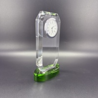 Coupe en verre optique bleu à pointe taillée en forme de gemme avec base bleue, trophée en verre, cadeaux