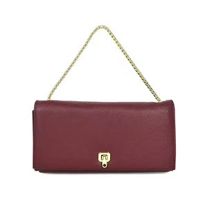 Pochette pour femme élégante et tendance de luxe en gros, avec un design unique, portefeuille à chaîne pour femme en cuir végétalien pur - Product Image 1