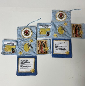 Autel de foi portable fait main, orné d'une croix argentée et d'un motif sacré, reliure de poche catholique cousue à la main – ART RELIGIEUX INTENSIF - Product Image 3