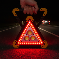 Lampe de travail LED triangulaire rechargeable SevenShine jaune et rouge, alimentée par énergie solaire, de qualité professionnelle pour l'entretien routier