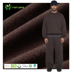 Conjunto Deportivo Ecológico y Sostenible para Hombre, Pantalones de Gimnasio con Estampado Invernal, Sudadera con Capucha y Pantalones para Correr - Product Image 1