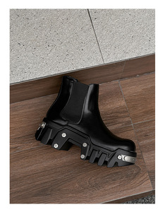 Botas Chukka Catwalk con suela gruesa, botines de moda con aumento de altura, remaches metálicos, botas de motociclista para parejas - Product Image 2