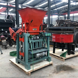 Esta asequible máquina para fabricar ladrillos 4-35 puede integrarse con una mezcladora y una cinta transportadora para crear una producción altamente eficiente - Product Image 4