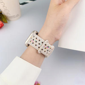 Bracelet en silicone coloré pour Apple Watch S9/Ultra 8/7/6/5/4/3 avec boucle <span class=keywords><strong>papillon</strong></span> respirante, bracelets de montre intelligente - Product Image 3